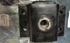 Подушка крепления двигателя задняя LG833B